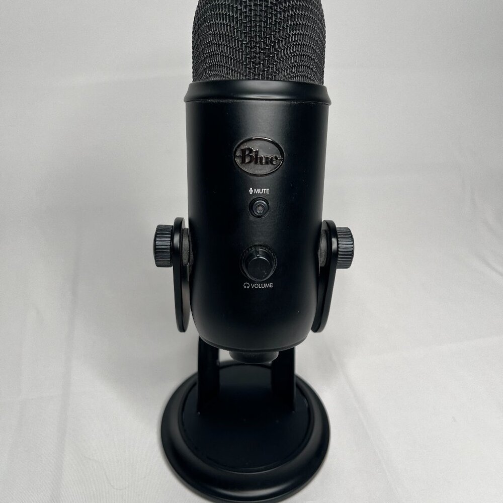 Yeti Premium Multi-Pattern USB Microphone with Blue VO!CE (black, no cable)